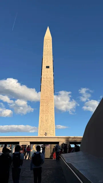 Strolling Down the Las Vegas Strip 🎰✨