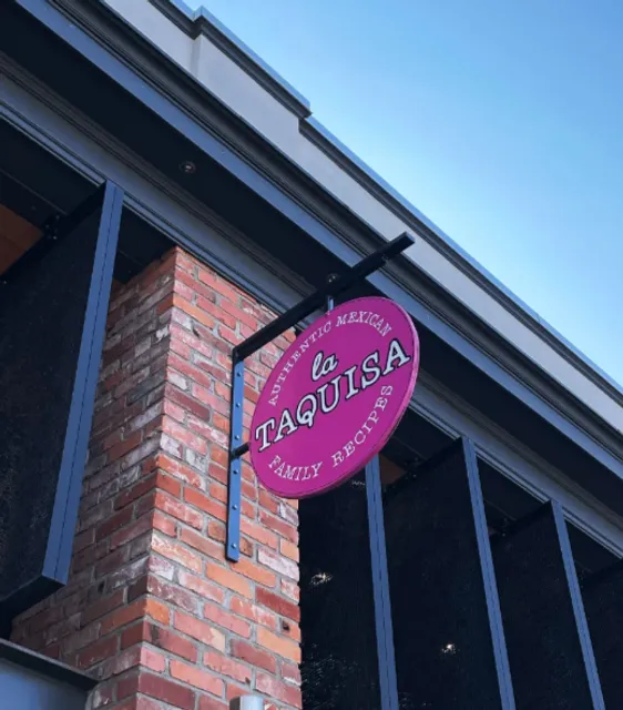 🇨🇦 Victoria's Taco is amazing! Affordable and customizable