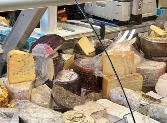 Penn Mac 🧀 | A Cheese Lover’s Dream in the Heart of the Strip Distric