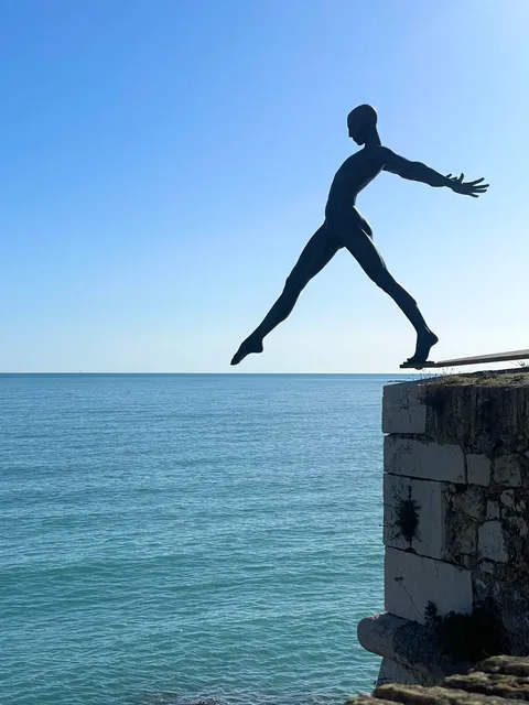 🇫🇷 Antibes: Monet’s Dreamy Blue Haven