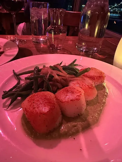 Top French Restaurant in Seattle — Maximilien