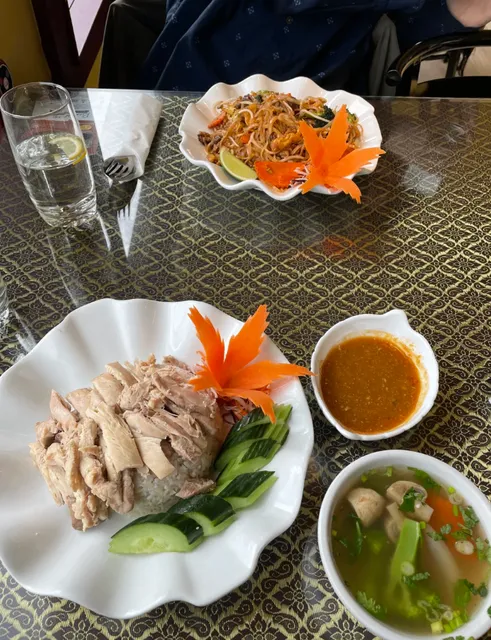 Halifax Food Review | Is This Thai Restaurant Worth the View?