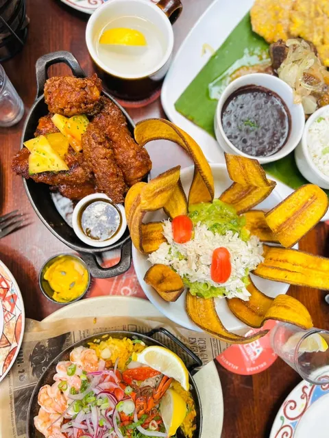 😍 A Feast for the Eyes and Taste Buds: A Stunning Cuban Restaurant