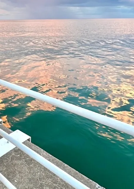 🍁 Oshawa's Lakeview Park: Where the Sky Paints with Orange Dreams 🍊