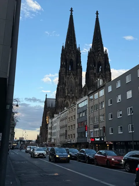 🇩🇪 Cologne – A City of Stark Contrasts