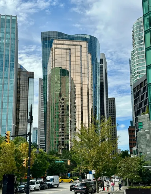 🍽️ Vancouver Must-Eat List – No-Regrets Food Guide