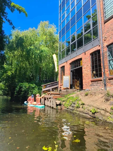 🇩🇪 Hamburg Summer Vibes | Paddleboarding for Coffee! ☕️🏄‍♀️