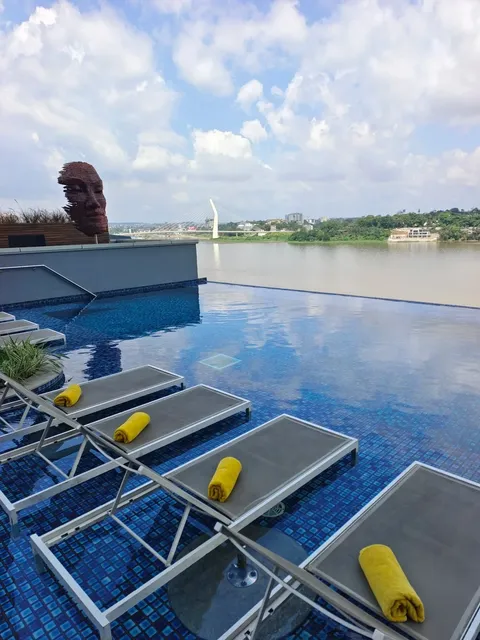 🇨🇮 Côte d'Ivoire Half-Day Tour: Abidjan + Grand Bassam