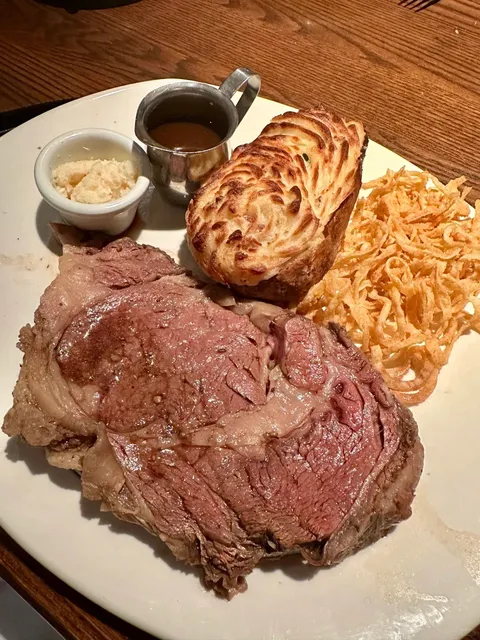 🇨🇦 Finally checked out The Keg 🥳 It was pretty good!​