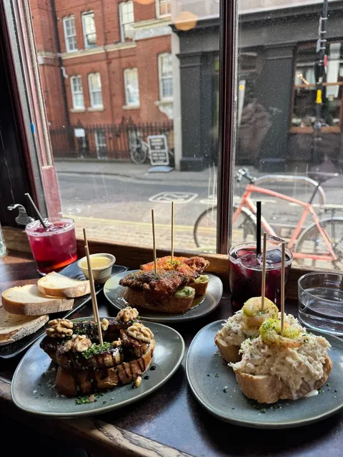  London’s Secret Sangria Temple (Coke vs. Sprite Battle Inside!) 🍷✨​​