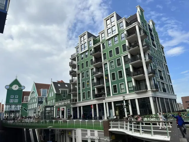 🇳🇱 LEGO Town & Windmill Village | Ultimate Guide + Photo Spots