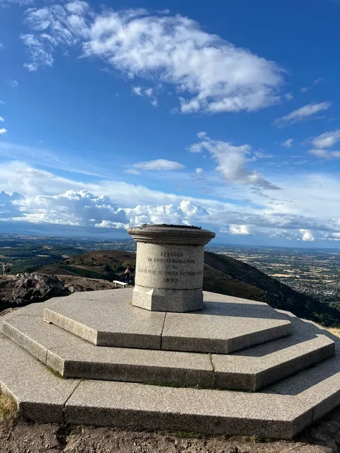 🇬🇧 Malvern Hills: A Breathtaking Escape Near Birmingham! 🌄💜
