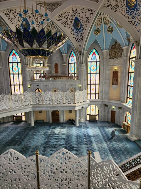 The Grand Mosque: A Picturesque Gem on a Sunny Day 🕌☀️📸🌟💫