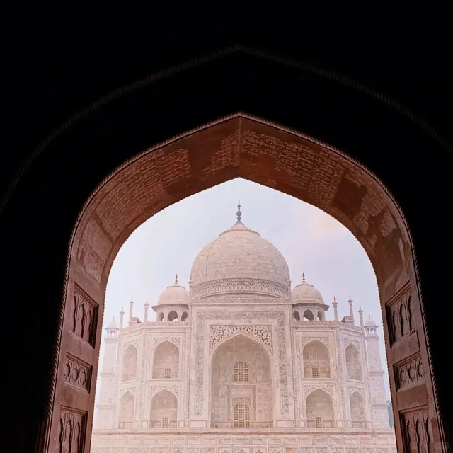 inda travel guide--from  New Delhi  to Agra