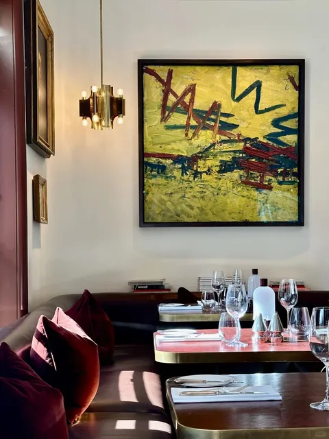 Loving It So Much I Don't Want to Share! A Hidden French  🖼️🍽️