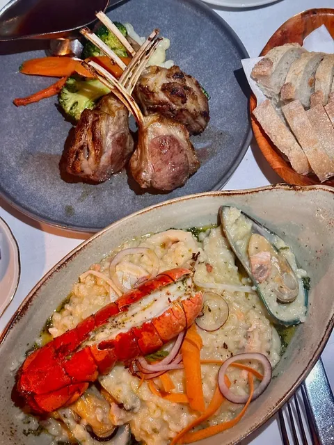 🇮🇸 Must-Try Icelandic Food! 🍴 Restaurant, Bakery & Supermarket 