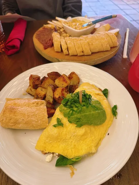 3 Must-Try Restaurants in Palm Springs! 🏜️🍽️