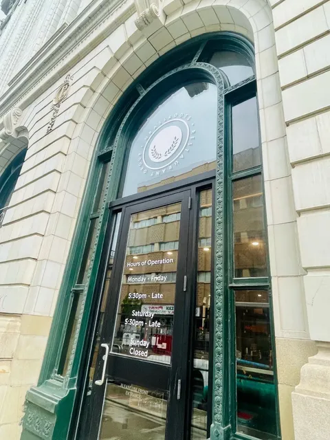 Regina Dining: Avenue Restaurant & Bar 🍴✨