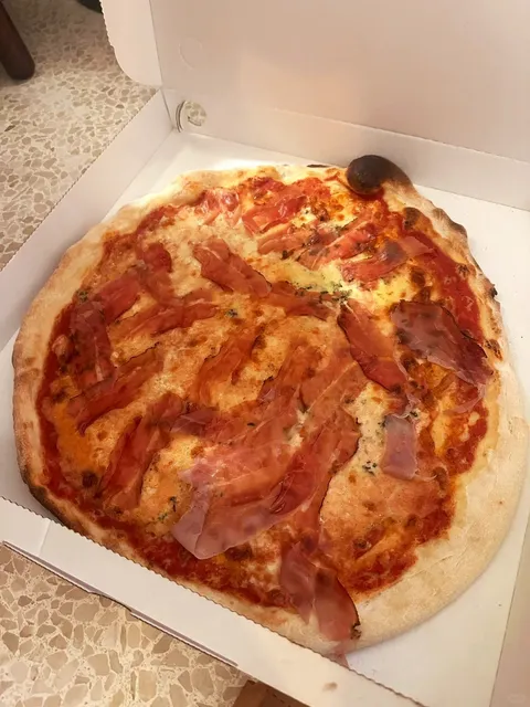 Venice's Amazing Pizza 🍕—C'è Pizza e Pizza VENEZI