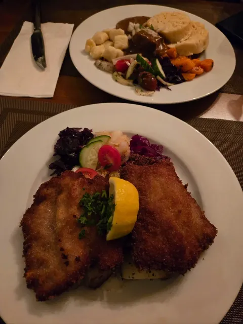 🇨🇿 Restaurant Bohemia | Montreal’s Cozy Czech Hideaway! 🍽️✨  