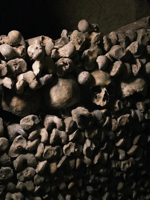 🇫🇷 Paris Catacombs: A Subterranean Empire of 6 Million Souls 💀🏛️