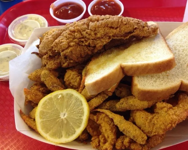 A Cozy Seafood Bistro Feeling Like Home