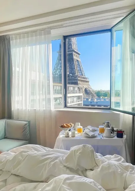 🌟 Paris Hotel Alert: Louvre Views for €140/Night?! 😭