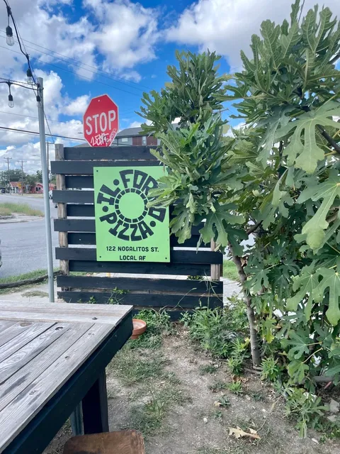 San Antonio｜An Adorably Delicious Pizza Spot