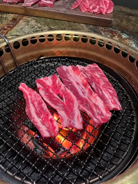 LA Koreatown｜Eating Beef Tartare at a Korean BBQ Spot 🥩✨