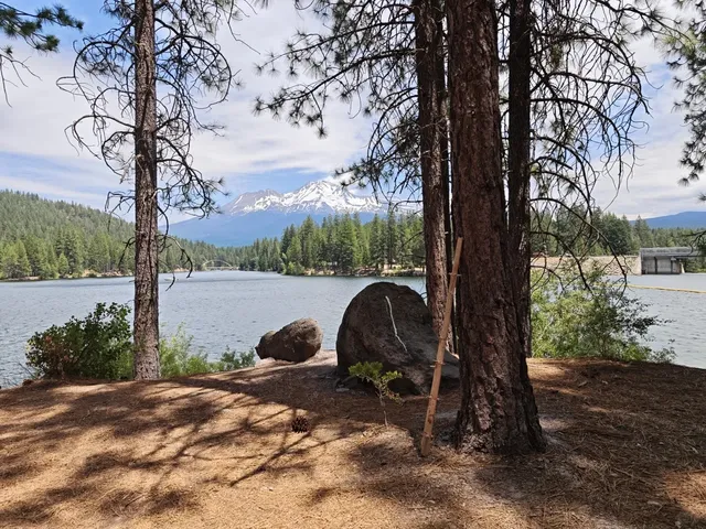 Northern California Hiking | Lake Siskiyou 🏞️