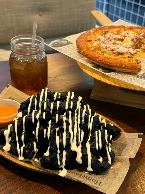 New York | The Best Sweet Potato Crust Pizza in My Life 🍔