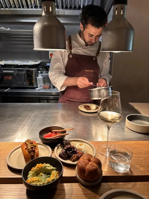 I mean, how handsome can a man who cooks for you seriously be! 😍