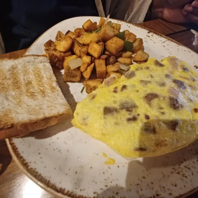 Breakfast Was Just Okay, But Service Shined! 🍳☕