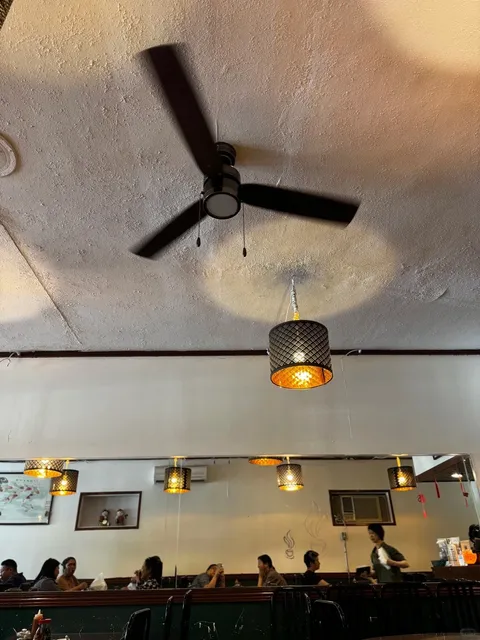 Golden Clock Restaurant: Still Thriving After 20+ Years for a Reason