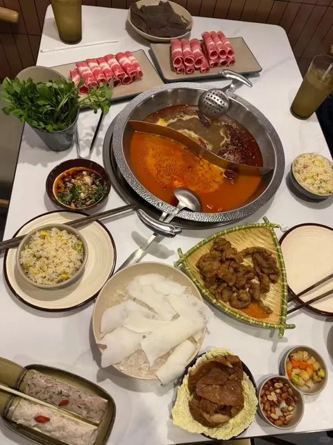 Charlotte’s Szechuan Mansion Hotpot is Finally Here! 🎉