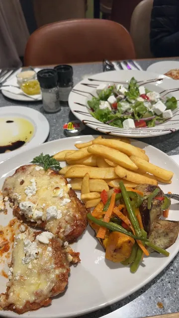 🇿🇦 A Taste of Italy in Mandela Square, Joburg!