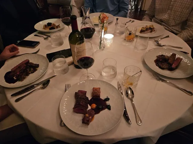 Perfect Family Dinner at August! 🍽️👨‍👩‍👧‍👦✨