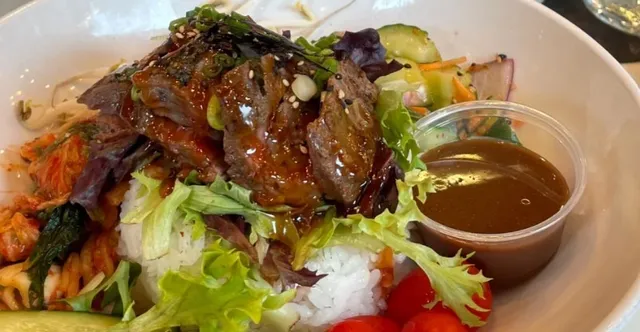 🥗 Coco & Moss: A Fresh & Flavorful Poke Experience in Savannah 🌿