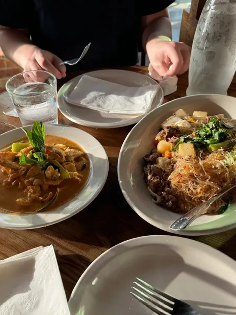 Seattle | Instagram-Worthy Thai Restaurant Recommendation 