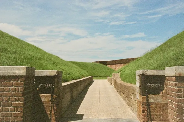 Traces of Historical Warfare 🏰🔫💥📸（2）