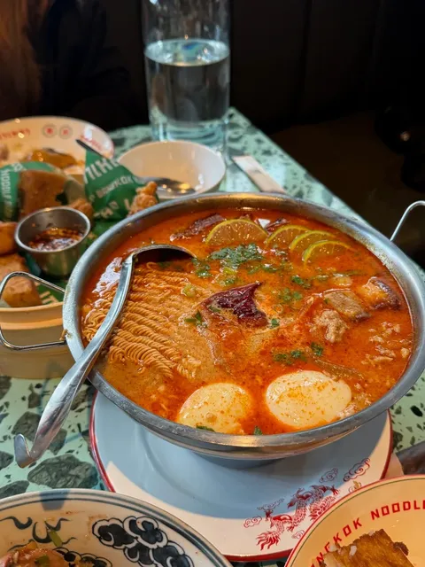 New Thai-Chinese Fusion in Green Lake