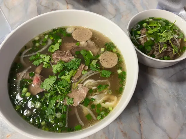 Two Unremarkable Spots in SLC's Chinatown 😐