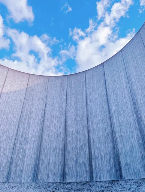 🌆✨ Houston Must-Visit: Gerald D. Hines Waterwall Park! ⛲️📸