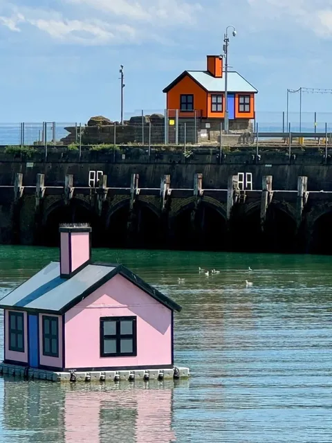  Folkestone - The Seaside Gem You Can't Miss Before Leaving UK! 🌊✨  