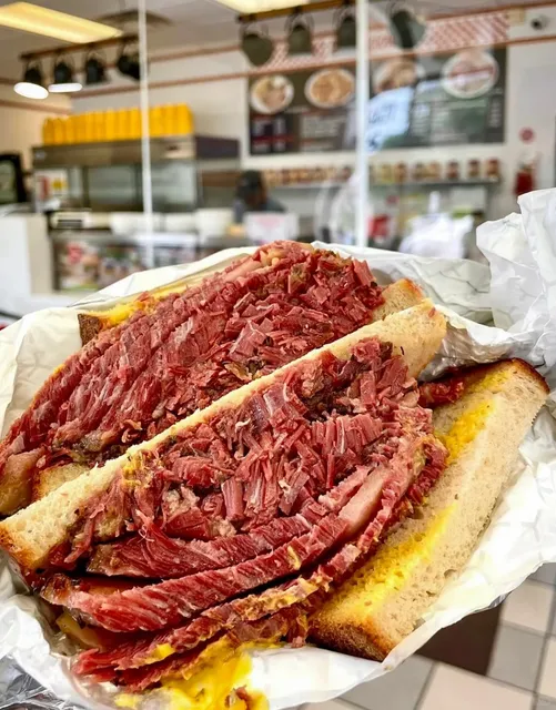 🇨🇦 Eat These 16 MEATY Sandwiches Before Leaving Toronto!