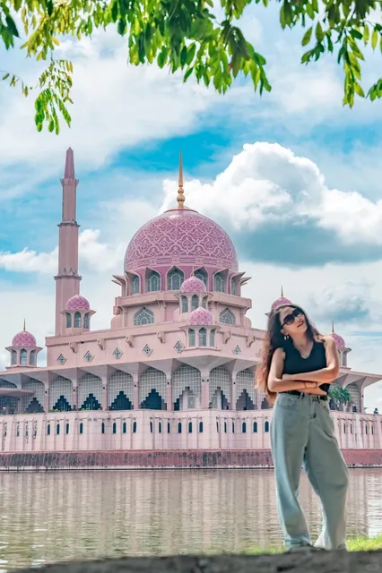 🇲🇾 Putra Mosque (Pink Mosque) - Putrajaya's Iconic Landmark 🌸🕌