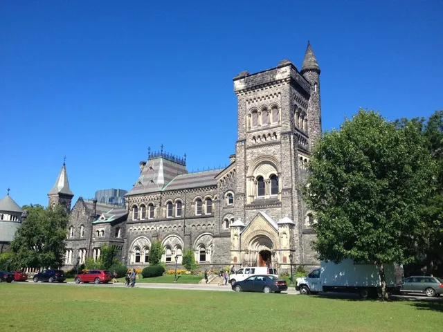 🎓📚 University of Toronto: Admission Requirements 