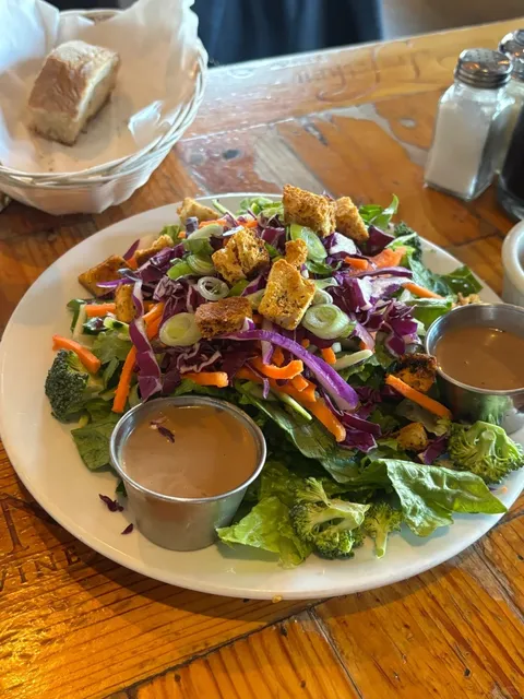 Just had to finish this plate before leaving LA… 😤