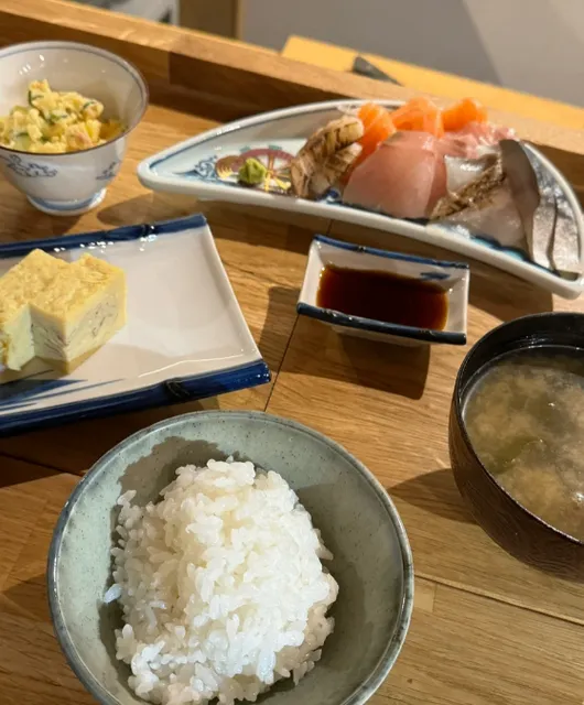 Murasaki | A cheap Japanese restaurant with a hidden and full 