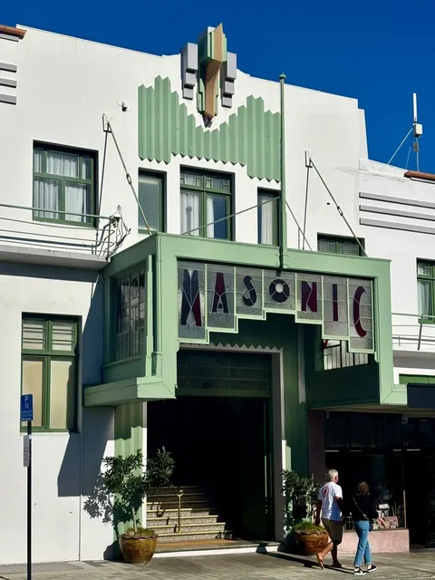 Napier: How Visual Art Revived a City’s Economy 🎨✨